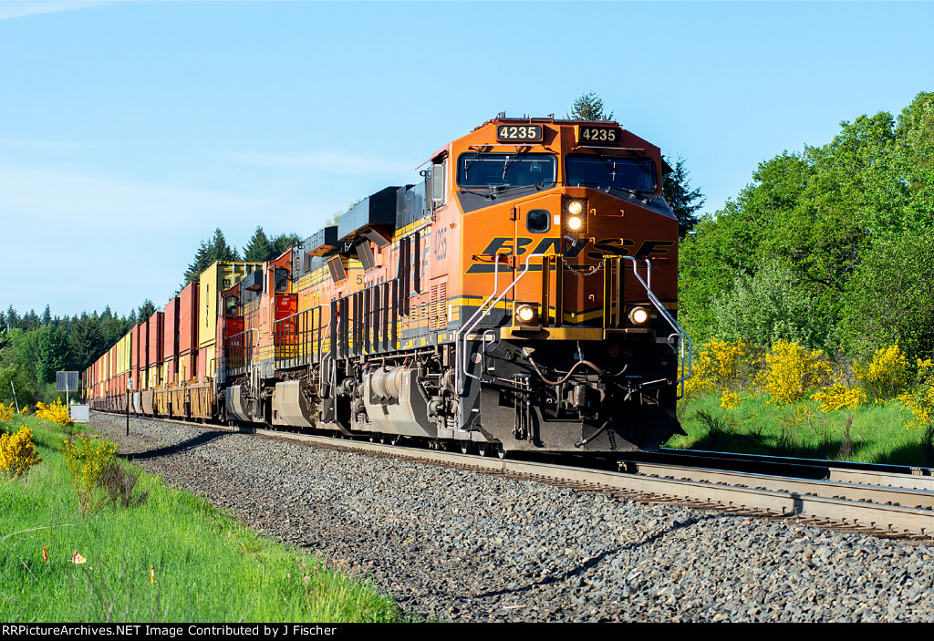 BNSF 4235